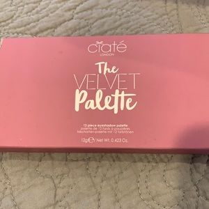 Gorgeous eye palette with metallics and mattes